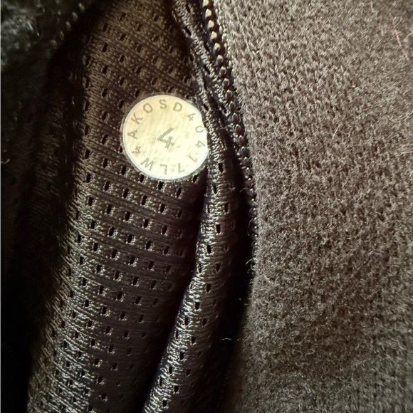 Lululemon Stand Out Sherpa Jacket – Size 4 – Excellent Condition - Picture 8 of 8